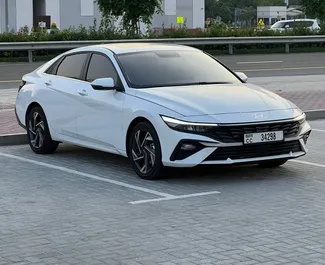 Frontansicht eines Mietwagens Hyundai Elantra in Dubai, VAE ✓ Auto Nr.11911. ✓ Automatisch TM ✓ 0 Bewertungen.