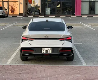 Benzin 1,5L Motor von Hyundai Elantra 2025 zur Miete in Dubai.