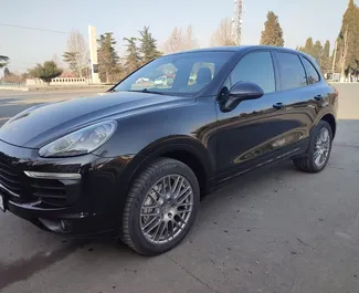 Vermietung Porsche Cayenne. Premium, Luxus, SUV Fahrzeug zur Miete in Georgien ✓ Kaution Keine Kaution ✓ Versicherungsoptionen KFZ-HV, TKV, VKV Plus, VKV Komplett, Insassen, Diebstahlschutz.