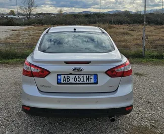 Mietwagen Ford Focus 2013 in Albanien, mit Diesel-Kraftstoff und 140 PS ➤ Ab 13 EUR pro Tag.