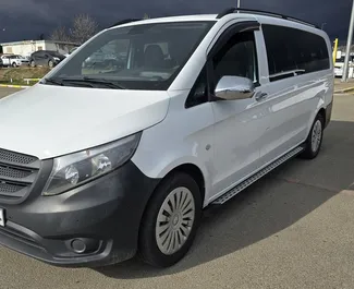 Frontansicht eines Mietwagens Mercedes-Benz Vito in Tiflis, Georgien ✓ Auto Nr.380. ✓ Automatisch TM ✓ 2 Bewertungen.