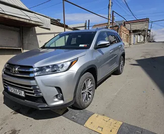 Vermietung Toyota Highlander. Komfort, Premium, Crossover Fahrzeug zur Miete in Georgien ✓ Kaution Einzahlung von 900 GEL ✓ Versicherungsoptionen KFZ-HV, VKV Komplett, Ausland.