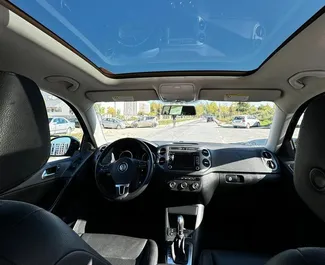 Vermietung Volkswagen Tiguan. Komfort, Crossover Fahrzeug zur Miete in Albanien ✓ Kaution Einzahlung von 200 EUR ✓ Versicherungsoptionen KFZ-HV.