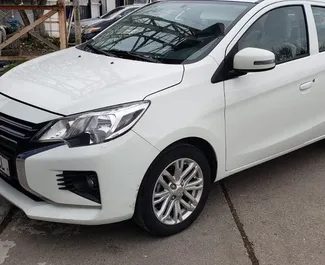 Mietwagen Mitsubishi Attrage 2023 in Georgien, mit Benzin-Kraftstoff und 150 PS ➤ Ab 100 GEL pro Tag.