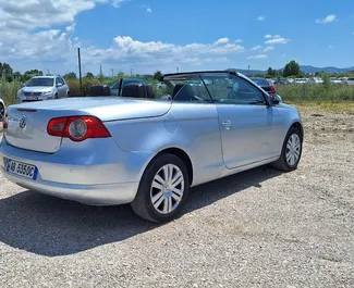 Vermietung Volkswagen Eos. Komfort, Cabrio Fahrzeug zur Miete in Albanien ✓ Kaution Einzahlung von 100 EUR ✓ Versicherungsoptionen KFZ-HV, VKV Komplett, Junge.