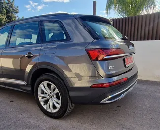 Vermietung Audi Q7. Premium, SUV, Crossover Fahrzeug zur Miete in Spanien ✓ Kaution Einzahlung von 2000 EUR ✓ Versicherungsoptionen KFZ-HV.