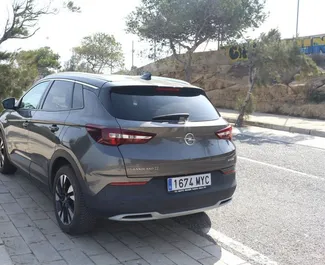 Mietwagen Opel Grandland X 2021 in Spanien, mit Hybride-Kraftstoff und  PS ➤ Ab 40 EUR pro Tag.