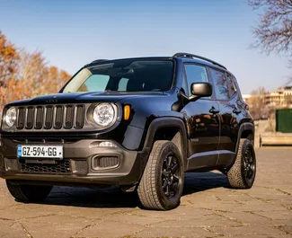Frontansicht eines Mietwagens Jeep Renegade in Batumi, Georgien ✓ Auto Nr.12272. ✓ Automatisch TM ✓ 0 Bewertungen.