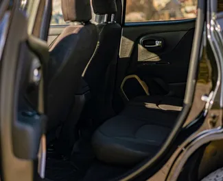 Benzin 2,4L Motor von Jeep Renegade 2016 zur Miete in Batumi.
