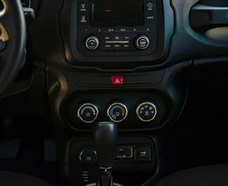 Jeep Renegade 2016 zur Miete verfügbar in Batumi, mit Kilometerbegrenzung unbegrenzte.