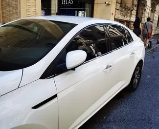 Frontansicht eines Mietwagens Renault Megane Sedan in Istanbul, Türkei ✓ Auto Nr.12340. ✓ Automatisch TM ✓ 0 Bewertungen.