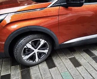 Frontansicht eines Mietwagens Peugeot 5008 in Istanbul, Türkei ✓ Auto Nr.12342. ✓ Automatisch TM ✓ 0 Bewertungen.