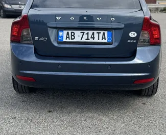 Vermietung Volvo S40. Wirtschaft Fahrzeug zur Miete in Albanien ✓ Kaution Keine Kaution ✓ Versicherungsoptionen KFZ-HV.