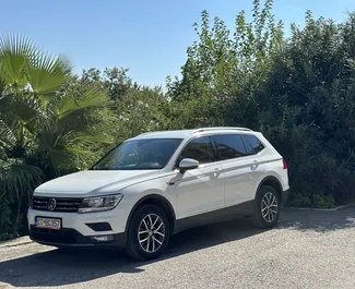 Mietwagen Volkswagen Tiguan 2020 in Montenegro, mit Diesel-Kraftstoff und 150 PS ➤ Ab 40 EUR pro Tag.