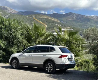 Vermietung Volkswagen Tiguan. Komfort, Crossover Fahrzeug zur Miete in Montenegro ✓ Kaution Einzahlung von 300 EUR ✓ Versicherungsoptionen KFZ-HV, Ausland.