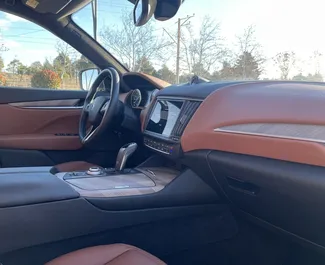 Benzin 3,0L Motor von Maserati Levante S 2022 zur Miete in Tiflis.