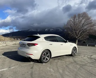 Benzin 3,0L Motor von Maserati Levante S 2021 zur Miete in Tiflis.