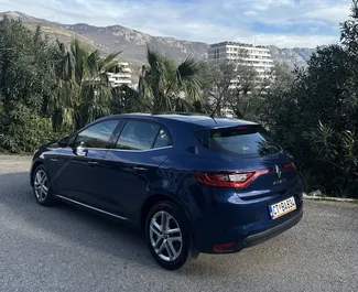 Frontansicht eines Mietwagens Renault Megane in Becici, Montenegro ✓ Auto Nr.12311. ✓ Schaltgetriebe TM ✓ 0 Bewertungen.