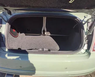 Fiat 500 Cabrio 2017 zur Miete verfügbar in Tiflis, mit Kilometerbegrenzung 250 km/Tag.