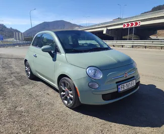 Frontansicht eines Mietwagens Fiat 500 Cabrio in Tiflis, Georgien ✓ Auto Nr.12316. ✓ Automatisch TM ✓ 0 Bewertungen.