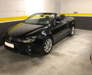 Frontansicht eines Mietwagens Volkswagen Eos in Budva, Montenegro ✓ Auto Nr.12895. ✓ Automatisch TM ✓ 0 Bewertungen.
