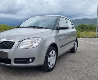 Vermietung Skoda Fabia. Wirtschaft Fahrzeug zur Miete in Montenegro ✓ Kaution Keine Kaution ✓ Versicherungsoptionen KFZ-HV, Ausland.