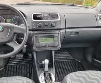 Mietwagen Skoda Fabia 2009 in Montenegro, mit Benzin-Kraftstoff und 105 PS ➤ Ab 20 EUR pro Tag.