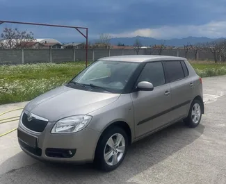 Frontansicht eines Mietwagens Skoda Fabia in Budva, Montenegro ✓ Auto Nr.12896. ✓ Automatisch TM ✓ 0 Bewertungen.