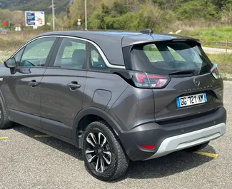 Vermietung Opel Crossland. Wirtschaft, Komfort, Crossover Fahrzeug zur Miete in Montenegro ✓ Kaution Einzahlung von 200 EUR ✓ Versicherungsoptionen KFZ-HV, TKV, VKV Plus, Ausland, Junge.