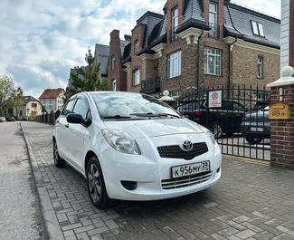 Mietwagen Toyota Yaris 2008 in Russland, mit Benzin-Kraftstoff und 69 PS ➤ Ab 2200 RUB pro Tag.