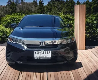 Frontansicht eines Mietwagens Honda City in Bangkok, Thailand ✓ Auto Nr.13078. ✓ Automatisch TM ✓ 0 Bewertungen.