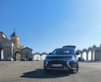 Frontansicht eines Mietwagens Mitsubishi Outlander in Tiflis, Georgien ✓ Auto Nr.11806. ✓ Automatisch TM ✓ 0 Bewertungen.