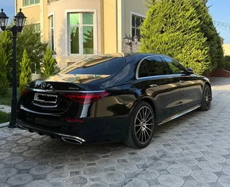 Benzin 3,0L Motor von Mercedes-Benz S560 2023 zur Miete in Baku.