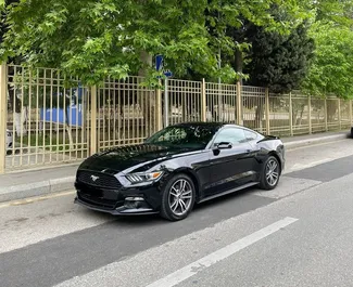 Frontansicht eines Mietwagens Ford Mustang Coupe in Baku, Aserbaidschan ✓ Auto Nr.12943. ✓ Automatisch TM ✓ 0 Bewertungen.