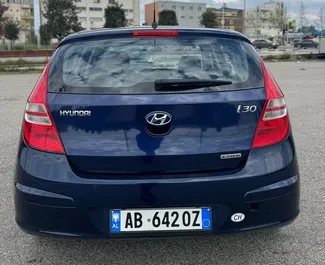 Vermietung Hyundai i30. Wirtschaft, Komfort Fahrzeug zur Miete in Albanien ✓ Kaution Keine Kaution ✓ Versicherungsoptionen KFZ-HV, VKV Komplett.