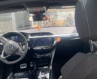 Vermietung Opel Corsa. Wirtschaft Fahrzeug zur Miete in der Türkei ✓ Kaution Einzahlung von 300 USD ✓ Versicherungsoptionen KFZ-HV, TKV, VKV Komplett, Insassen, Diebstahlschutz, Junge.
