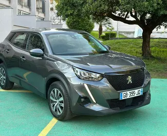 Frontansicht eines Mietwagens Peugeot 2008 in Rafailovici, Montenegro ✓ Auto Nr.13038. ✓ Automatisch TM ✓ 0 Bewertungen.