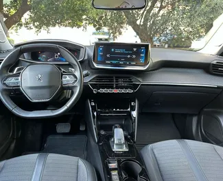 Peugeot 2008 2021 mit Antriebssystem Frontantrieb, verfügbar in Rafailovici.