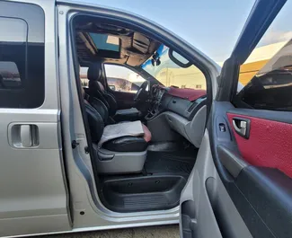 Diesel 2,5L Motor von Hyundai Grand Starex 2015 zur Miete in Durres.