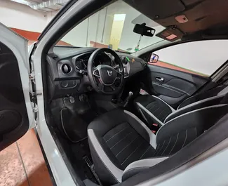 Autovermietung Dacia Sandero Nr.10077 Schaltgetriebe am Flughafen von Tirana, ausgestattet mit einem 1,5L Motor ➤ Von Marenglen in Albanien.