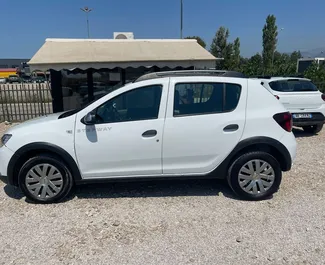 Mietwagen Dacia Sandero 2016 in Albanien, mit Diesel-Kraftstoff und 80 PS ➤ Ab 17 EUR pro Tag.
