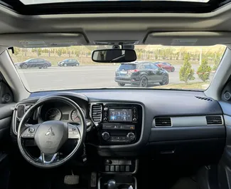 Mietwagen Mitsubishi Outlander 2017 in Georgien, mit Benzin-Kraftstoff und 172 PS ➤ Ab 128 GEL pro Tag.