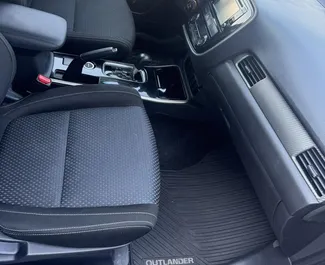 Vermietung Mitsubishi Outlander. Komfort, Crossover Fahrzeug zur Miete in Georgien ✓ Kaution Keine Kaution ✓ Versicherungsoptionen KFZ-HV, VKV Komplett, Diebstahlschutz, Keine Kaution.