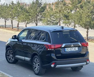 Mietwagen Mitsubishi Outlander 2017 in Georgien, mit Benzin-Kraftstoff und 172 PS ➤ Ab 138 GEL pro Tag.
