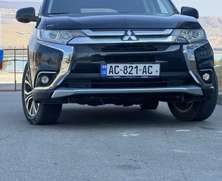 Frontansicht eines Mietwagens Mitsubishi Outlander in Tiflis, Georgien ✓ Auto Nr.11807. ✓ Automatisch TM ✓ 0 Bewertungen.
