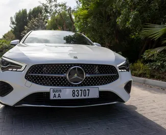 Vermietung Mercedes-Benz CLA250. Komfort, Premium Fahrzeug zur Miete in VAE ✓ Kaution Einzahlung von 2000 AED ✓ Versicherungsoptionen KFZ-HV, TKV.