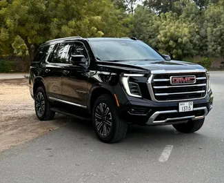 Benzin 5,3L Motor von GMC Yukon 2025 zur Miete in Dubai.