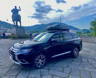 Frontansicht eines Mietwagens Mitsubishi Outlander Xl in Tiflis, Georgien ✓ Auto Nr.13162. ✓ Automatisch TM ✓ 0 Bewertungen.