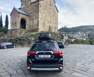 Vermietung Mitsubishi Outlander Xl. Komfort, Crossover Fahrzeug zur Miete in Georgien ✓ Kaution Keine Kaution ✓ Versicherungsoptionen KFZ-HV, VKV Komplett.