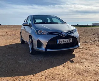 Autovermietung Toyota Yaris Nr.12959 Automatisch in Alicante, ausgestattet mit einem 1,5L Motor ➤ Von Dmytro in Spanien.
